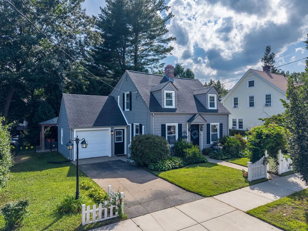 67 Warren Ter, Longmeadow