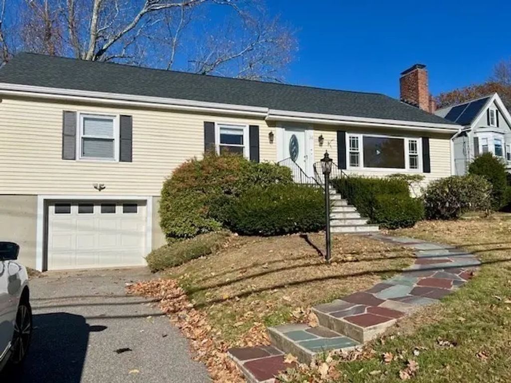 36 Boston Rd, Southborough