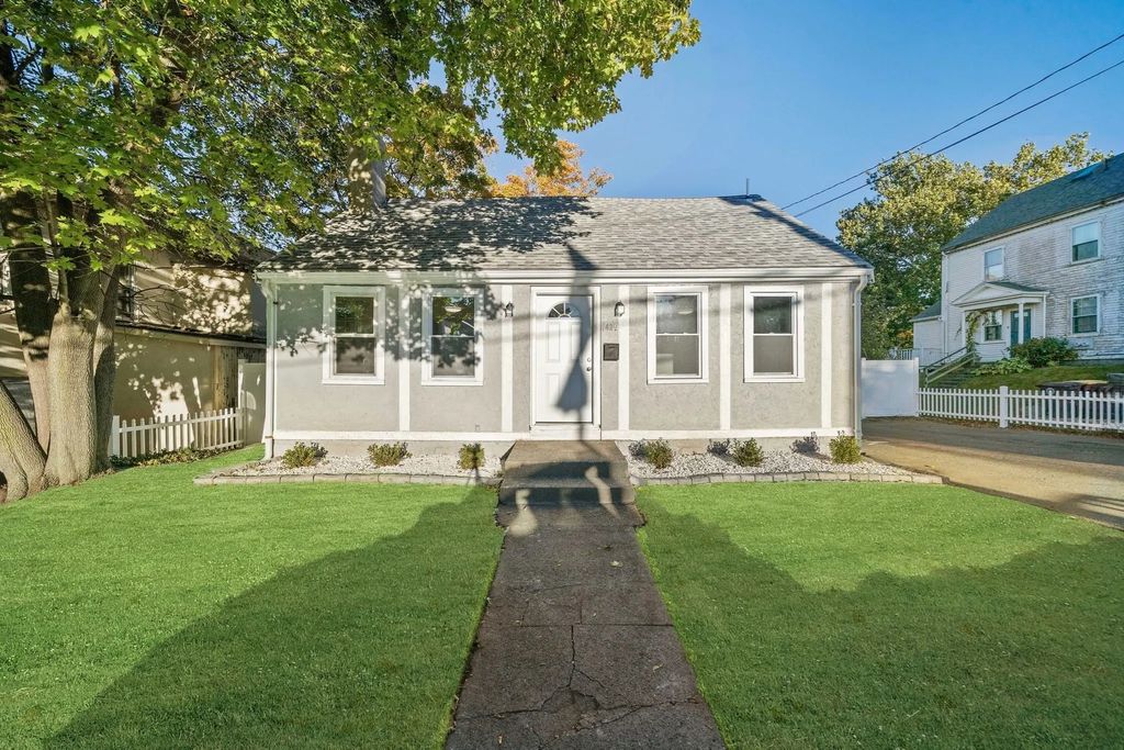 1429 Pleasant Street, Weymouth