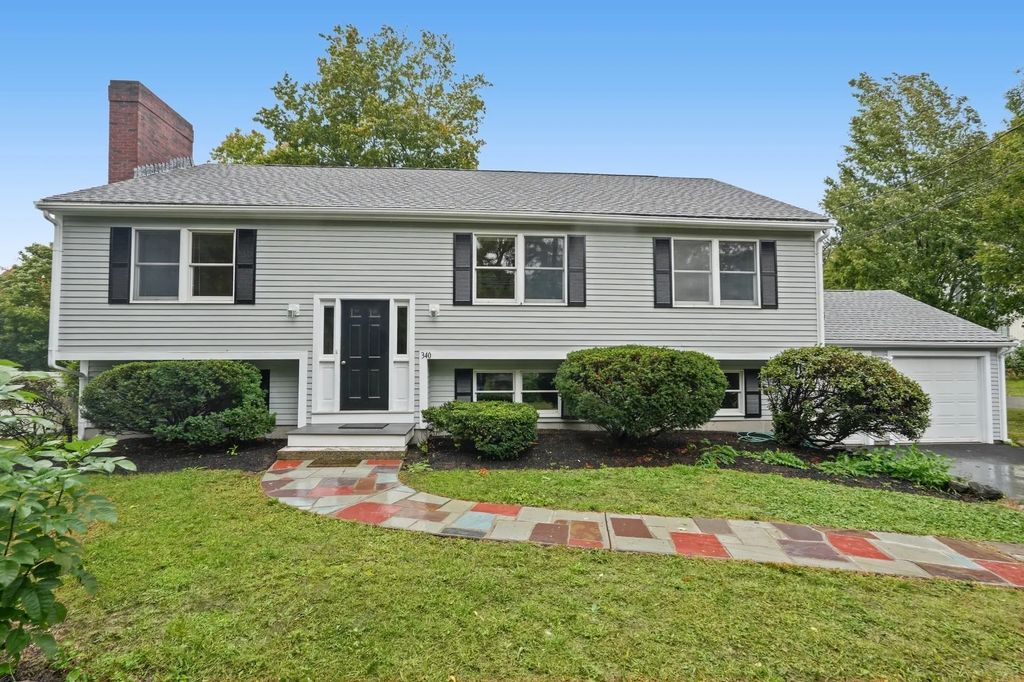 340 Lowell Street, Lexington