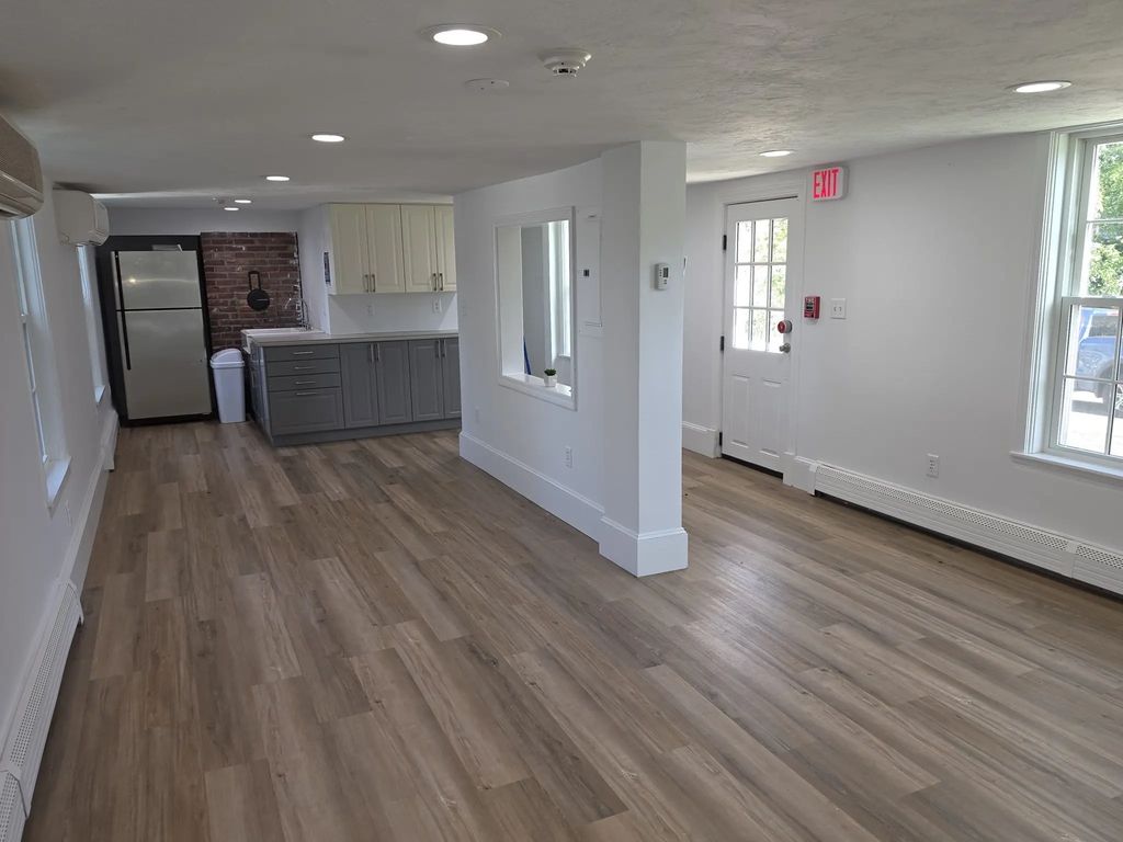 8 Hollis St #c, Groton