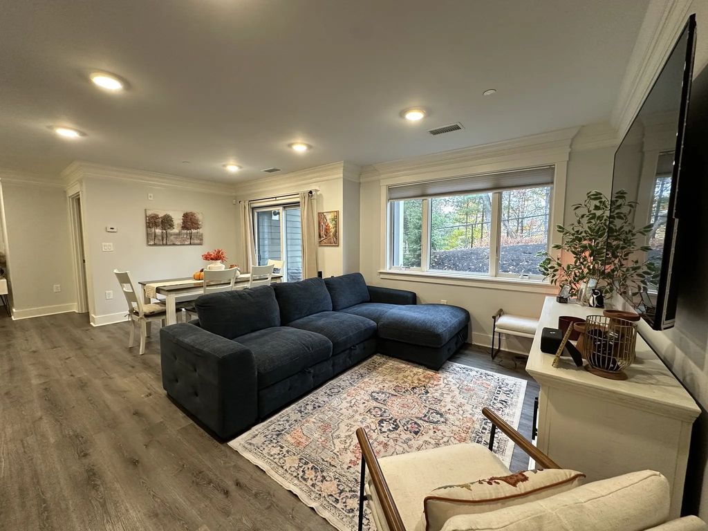 17 Hennery Way #17b, Medfield