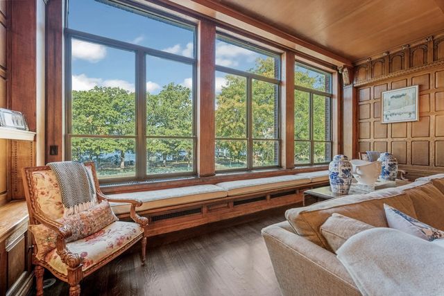 414 Beacon Street #parlor, Boston