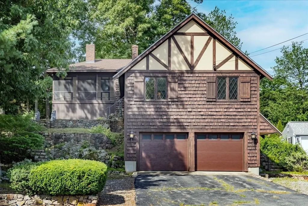 43 Ledgewood Dr, Danvers