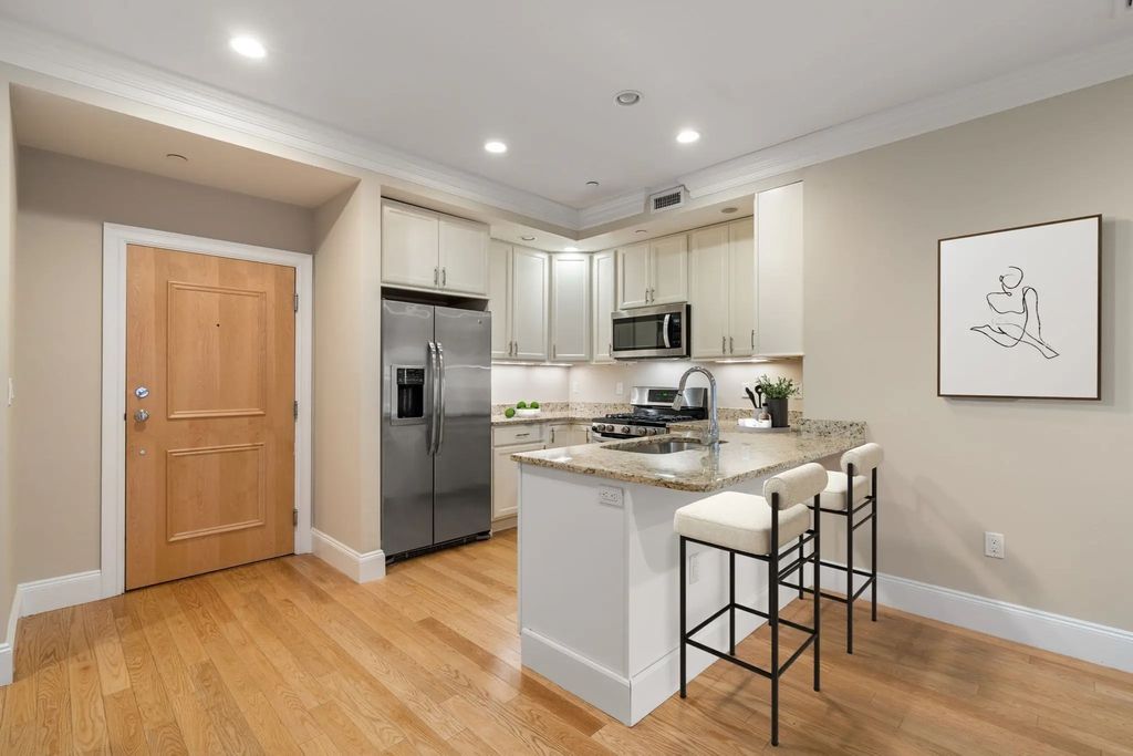 150 Chestnut Hill Avenue #402, Boston