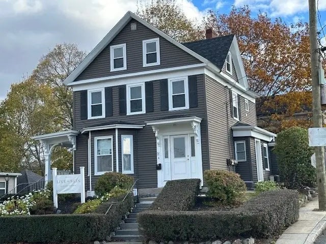52 Pleasant St, Woburn