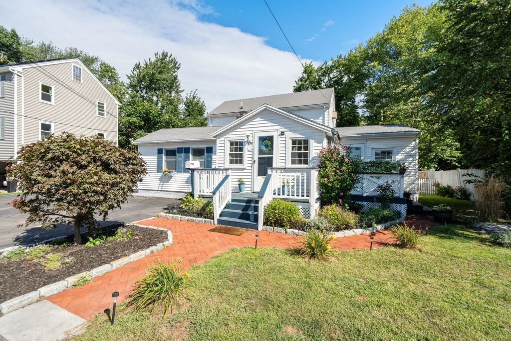 33 Plant Rd, Waltham