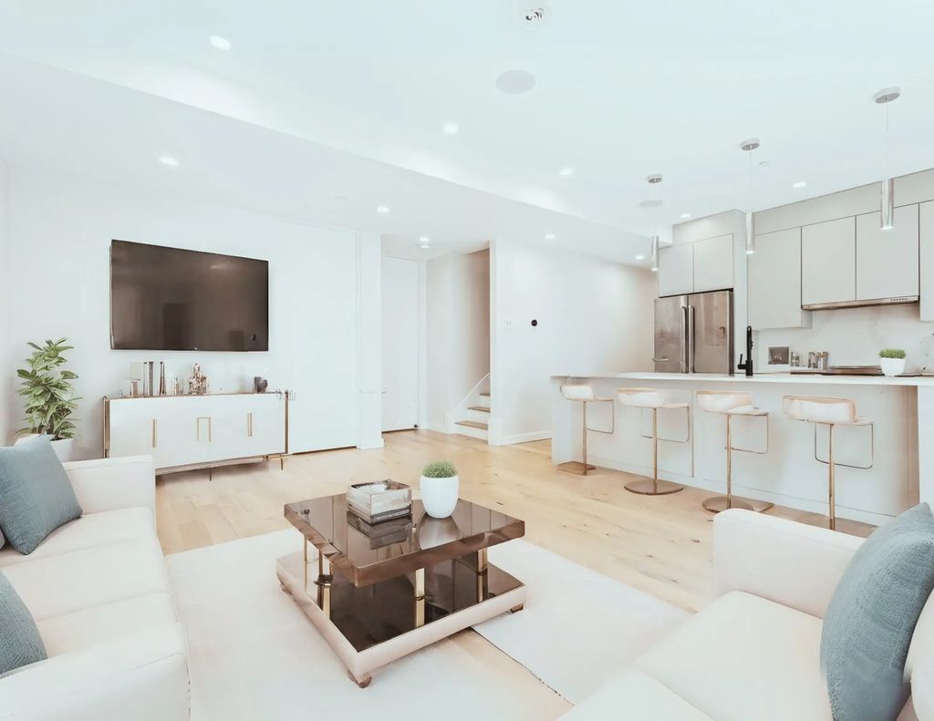 340 W 2nd St #ph21, Boston