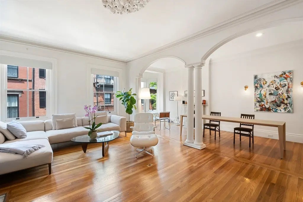 6 Walnut St #3, Boston