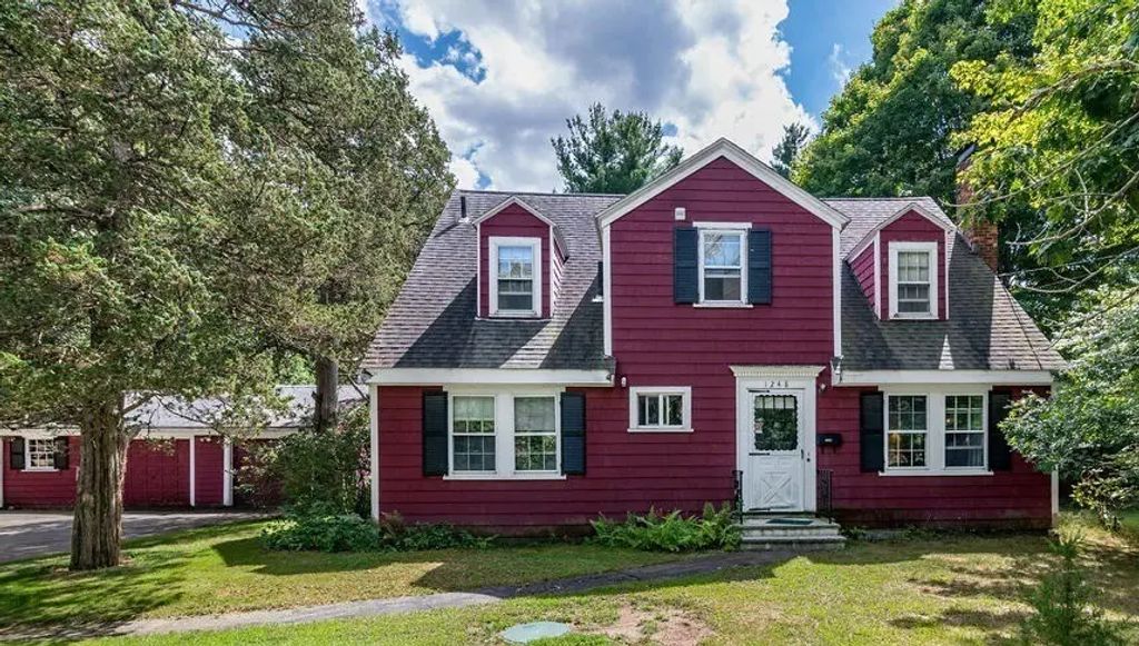 1248 Pleasant St, Brockton