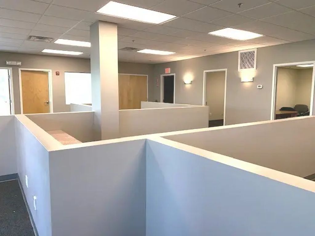 1820 Turnpike St #201, North Andover
