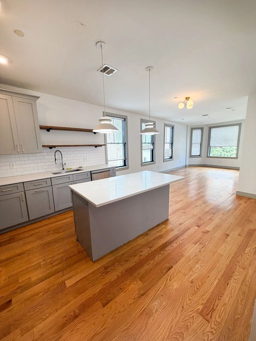 15 Maywood #3, Boston