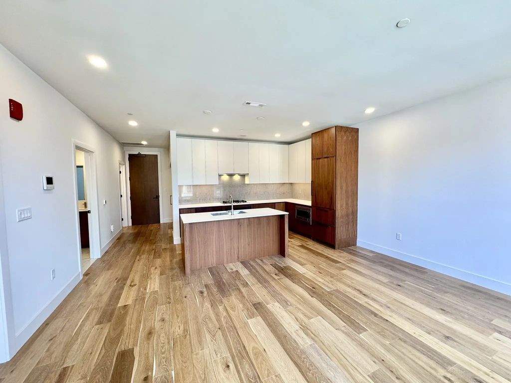 566 Columbus Ave #406, Boston
