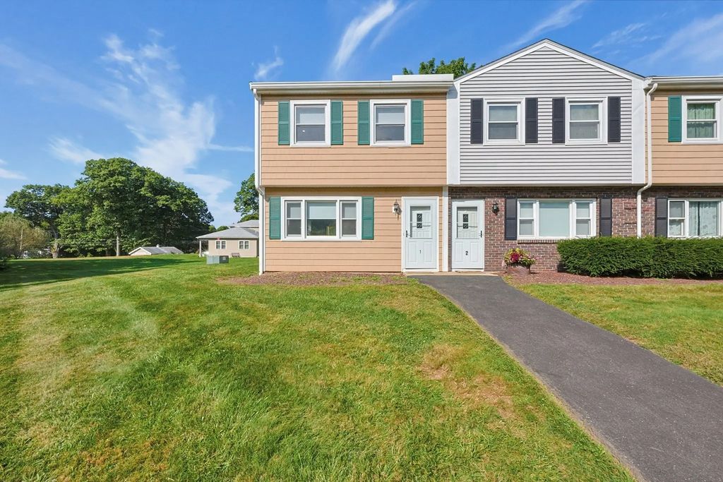 371 Lancaster St #1, West Boylston