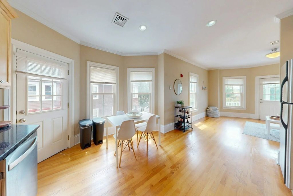 561 Broadway #a2, Somerville