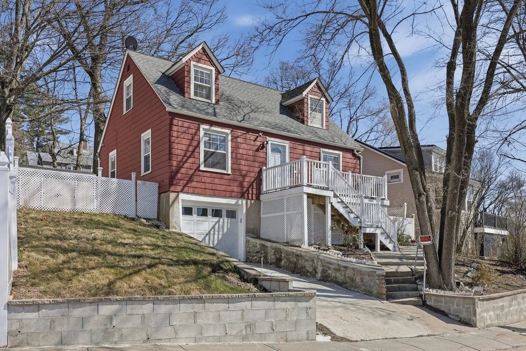 32 Indian Lake Parkway, Worcester