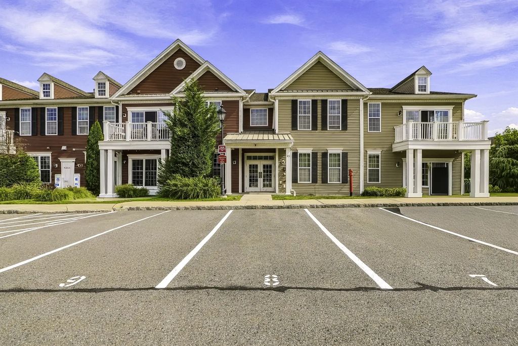 2102 Simeon Howard Way #2102, Westborough