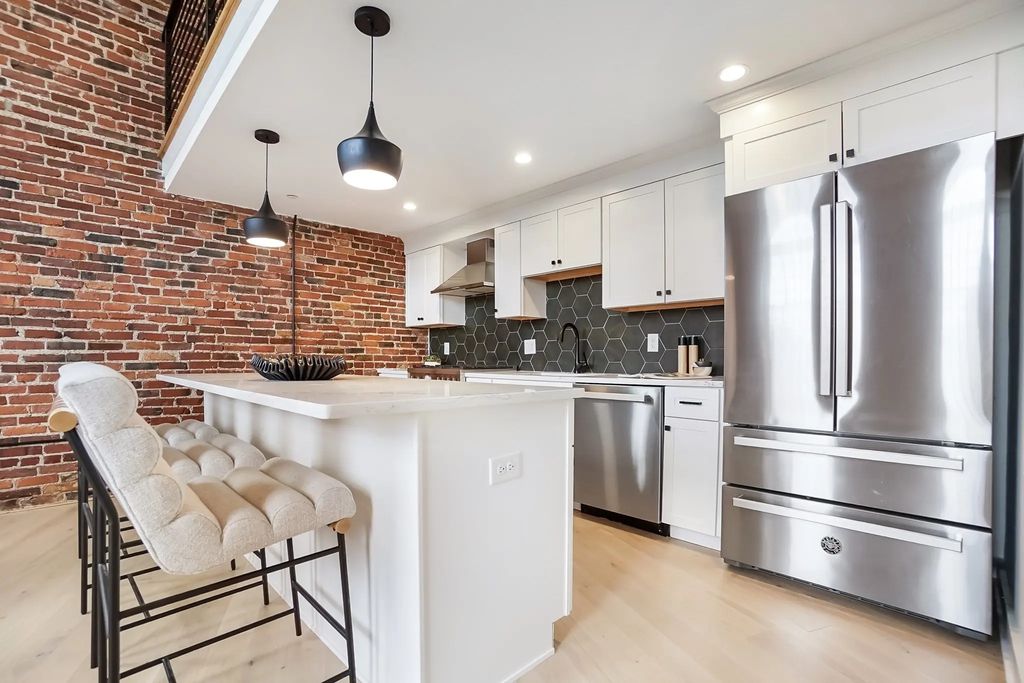 34 Salem St #201, Medford