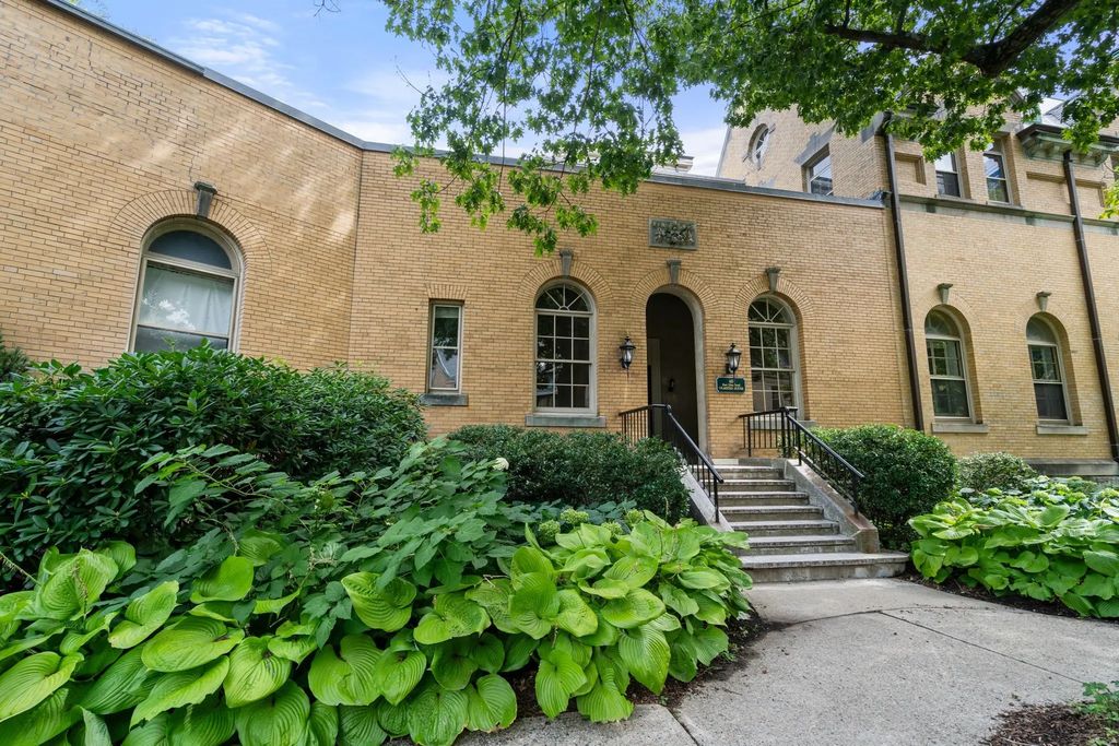 60 E Glen Road #303, Brookline