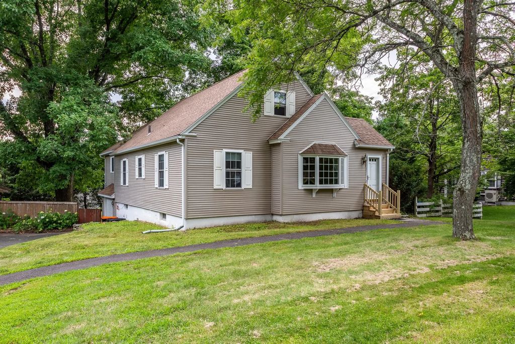 289 Morgan St, South Hadley