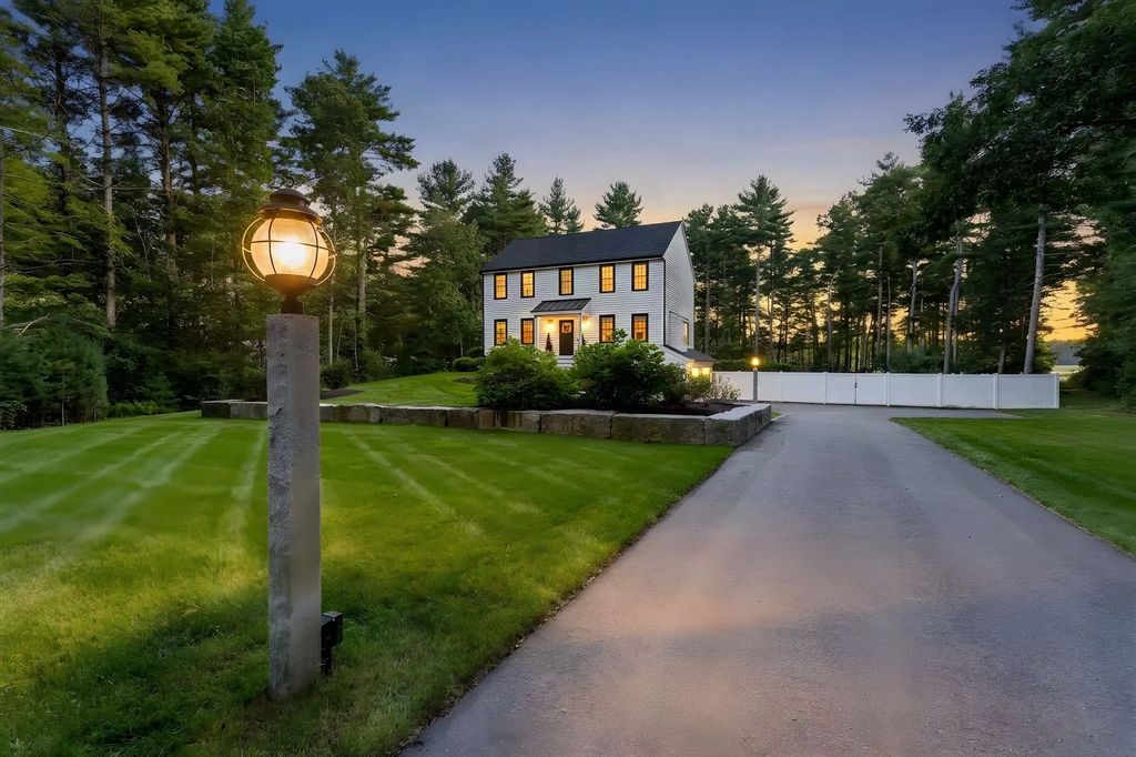 35 Rocky Meadow St, Middleboro