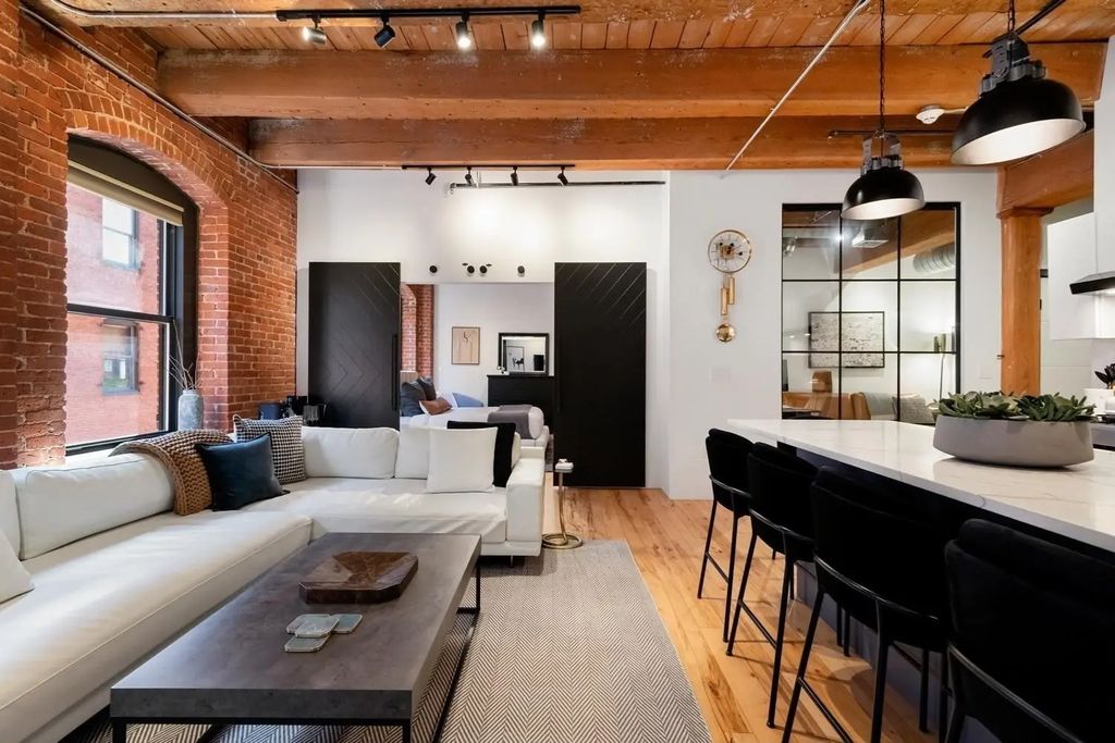 21 Wormwood St #422, Boston