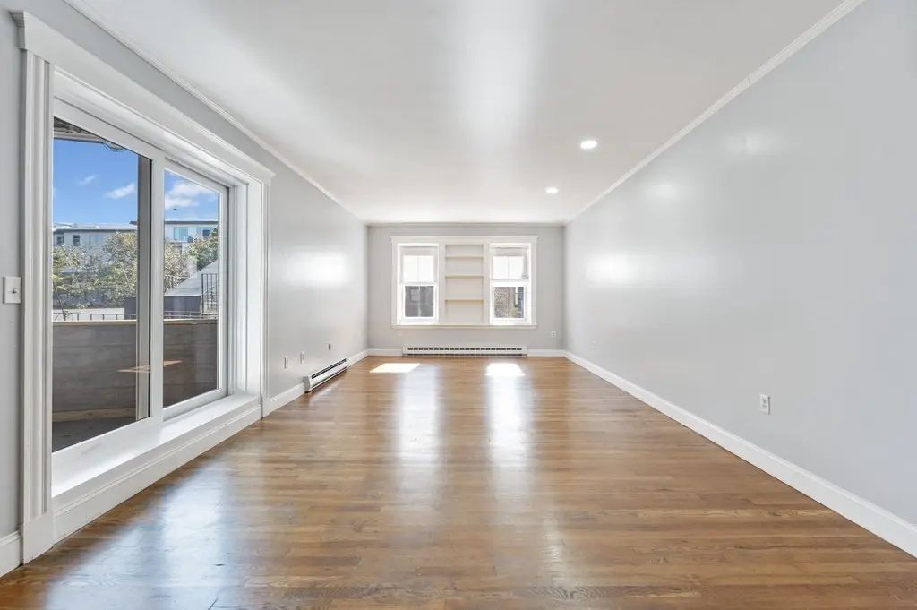 476 Shawmut Ave #5, Boston