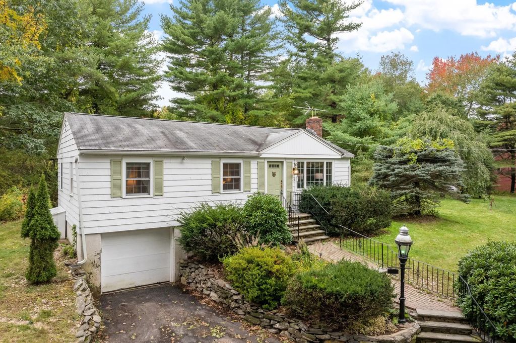 74 Davidson Rd, Boxborough