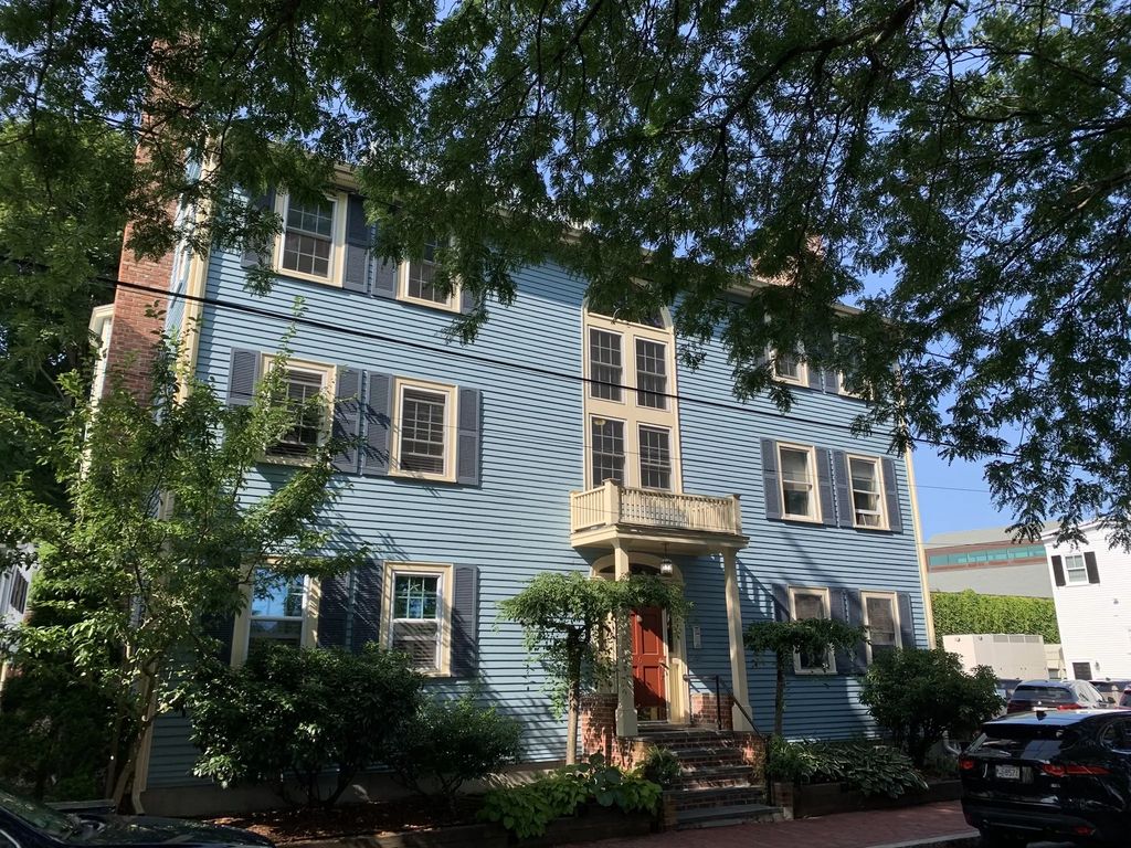 6-8 Temple St #5, Newburyport