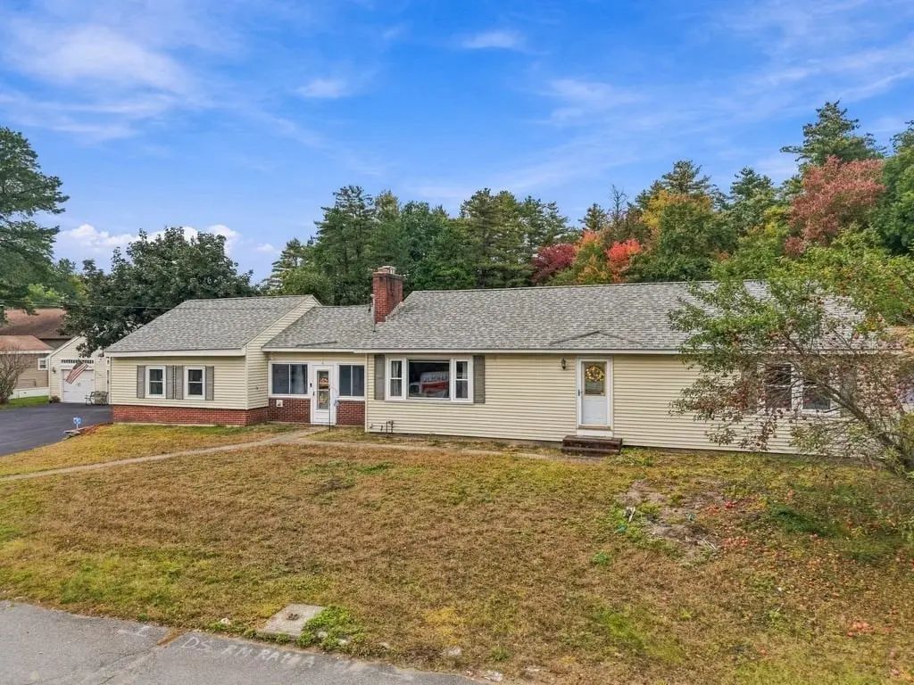 6 Oakhurst Street, Ayer