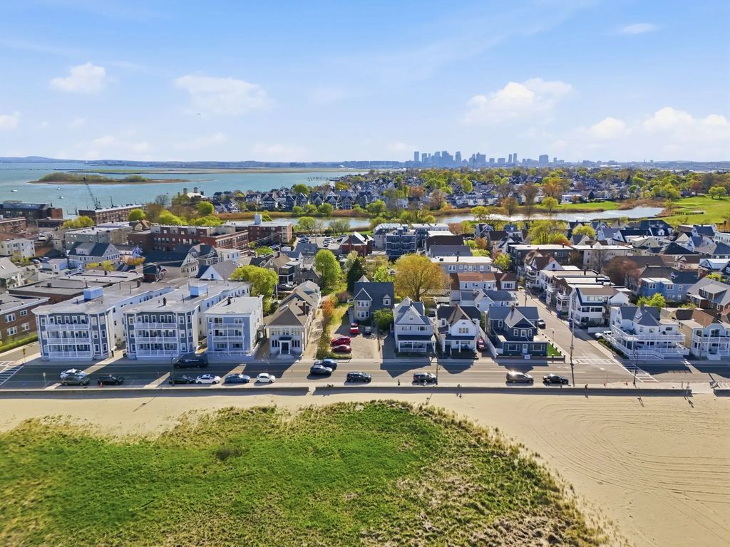93 1/2 Winthrop Shore Drive, Winthrop