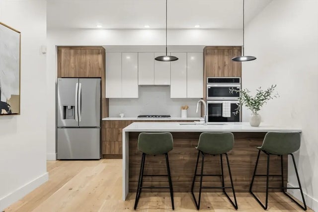 47 Condor #302, Boston