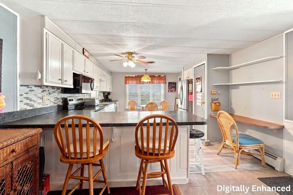 60 Longboat Dr, Wareham