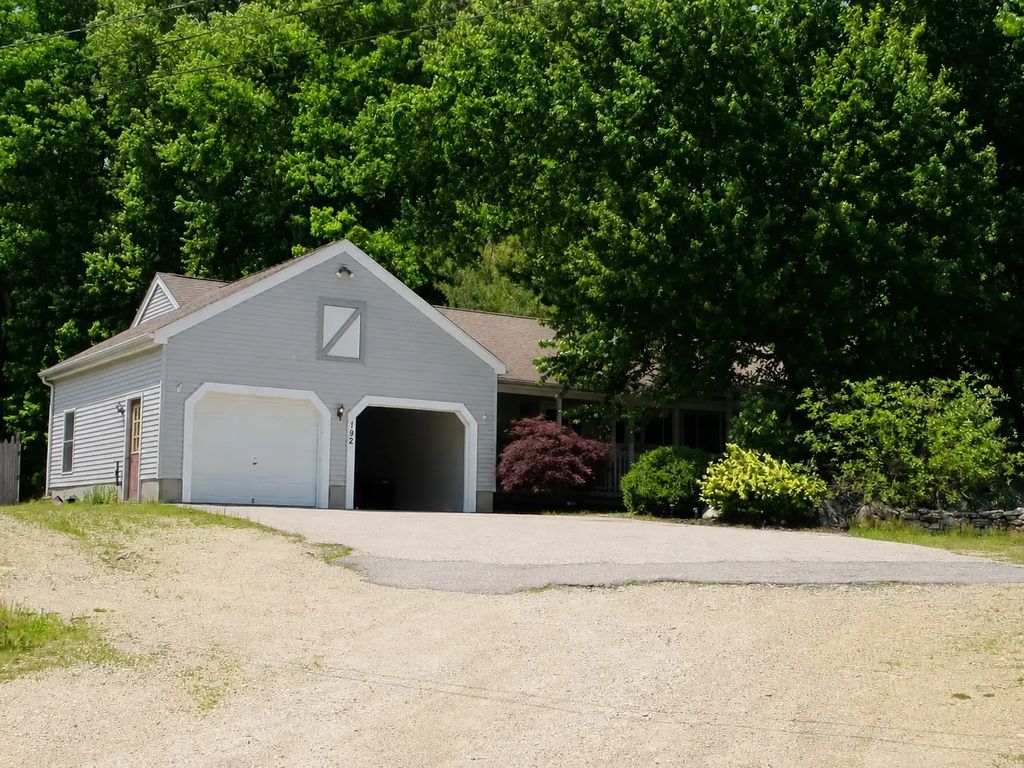 192 Lower Schofield Ave, Dudley