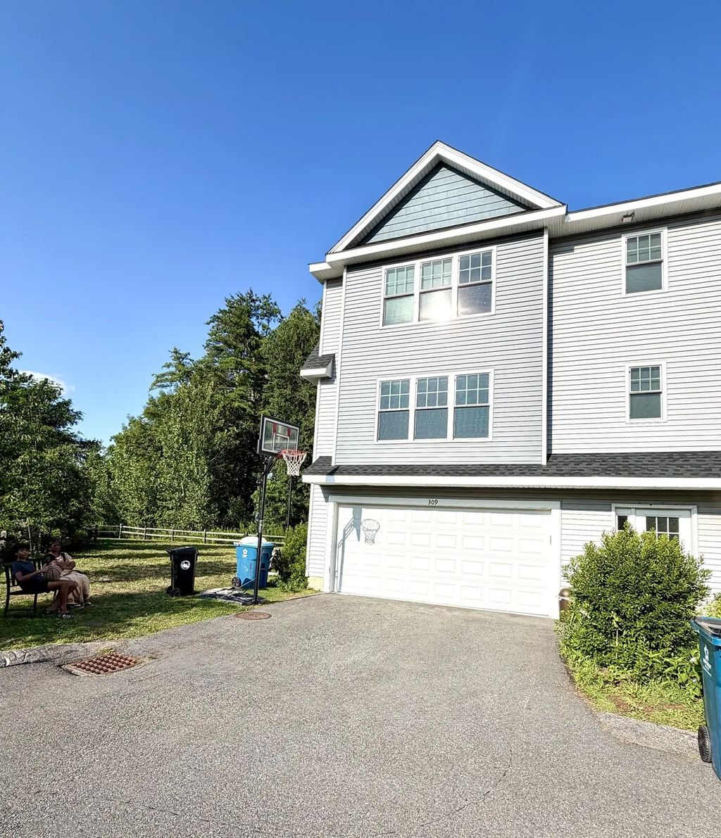 19 Littleton Rd #309, Westford