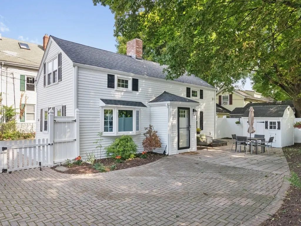 42 Newton Street, Waltham