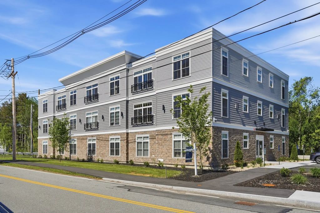 7 Cross St #202, Wilmington