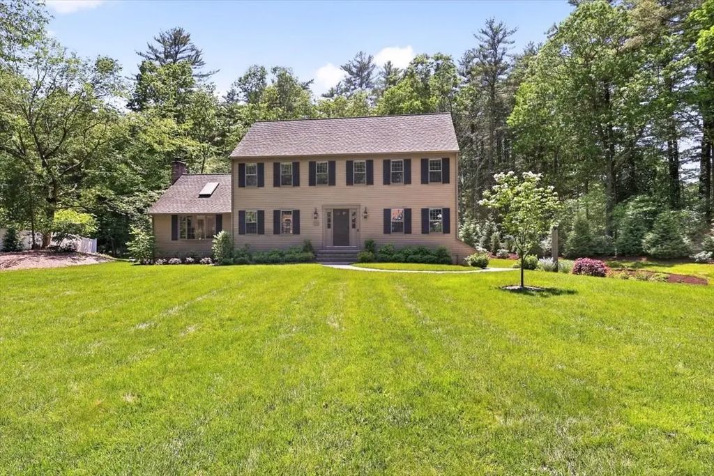 18 Roubound Rd, Norwell