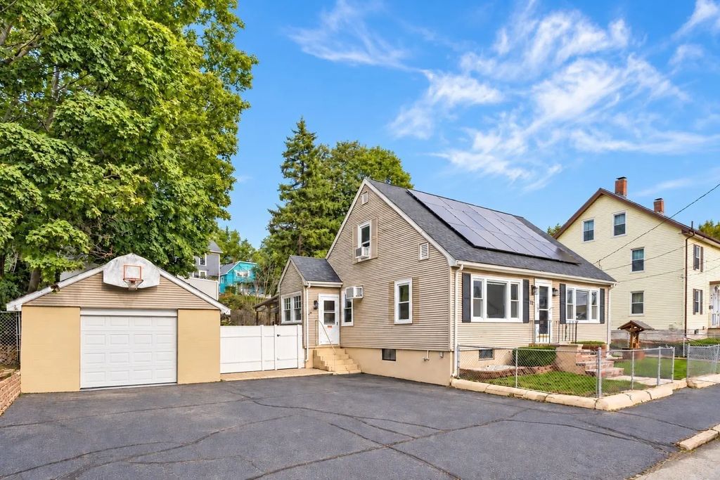 10 Garfield Avenue, Woburn