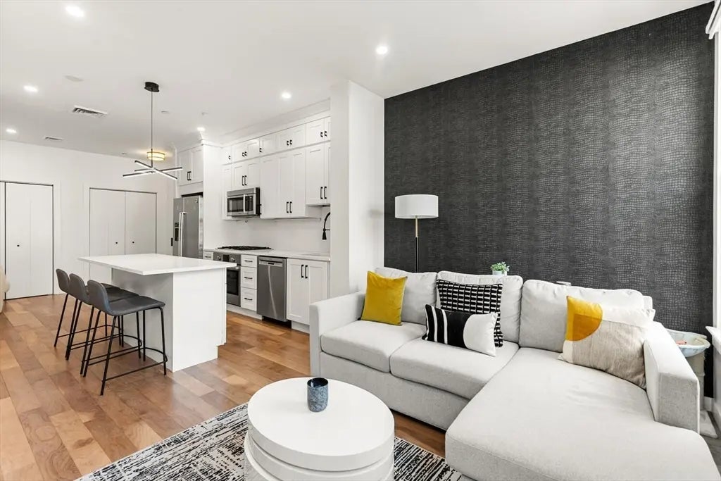 45 1st Ave #202, Boston