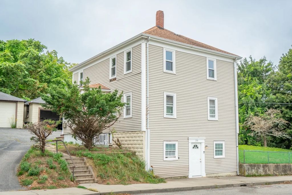 218 Standish Ave, Plymouth