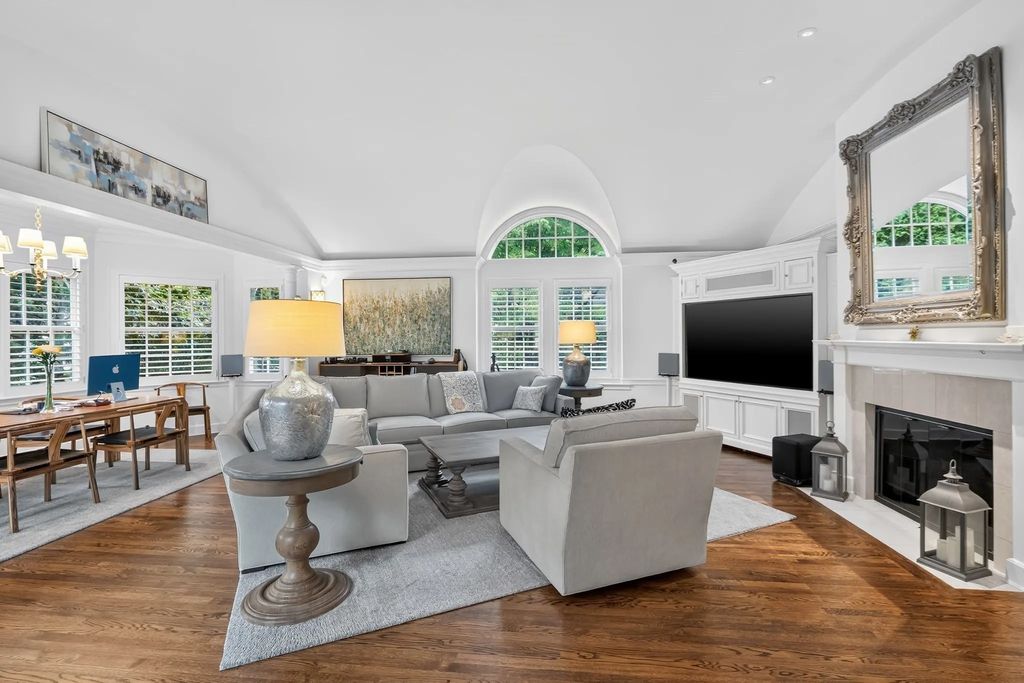 97 Arnold Road, Wellesley