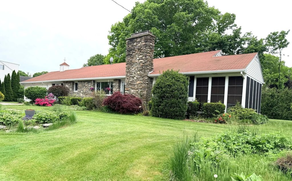 33 Slater Street, Webster