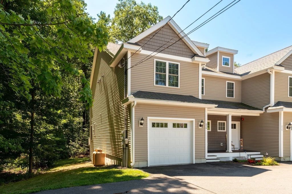 658 Massachusetts Ave #3, Lunenburg