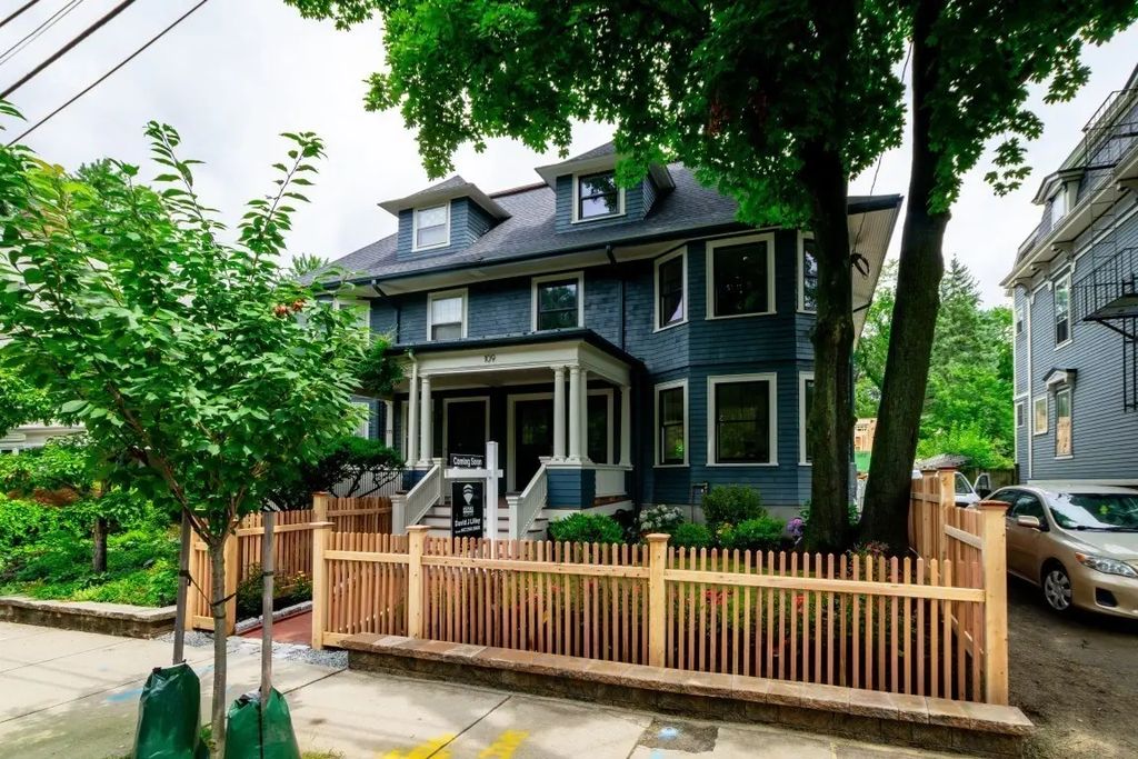 109 Lake View Ave, Cambridge