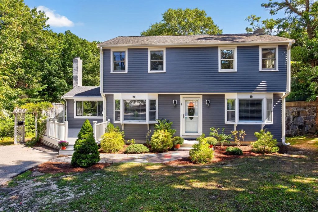 1 Seneca Lane, Plymouth
