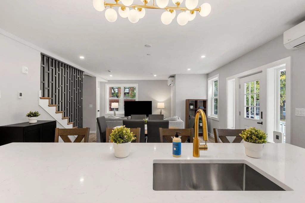 59 Perrin St #3, Boston