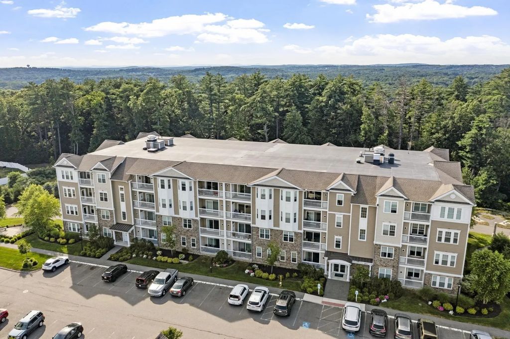2 Francis Dr #203, Andover