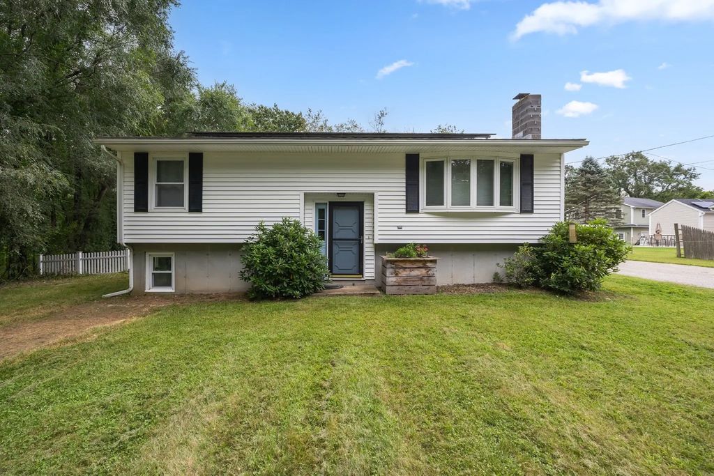 78 Ellis Rd, Southbridge