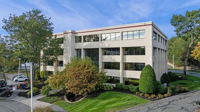 220 Broadway #304, Lynnfield